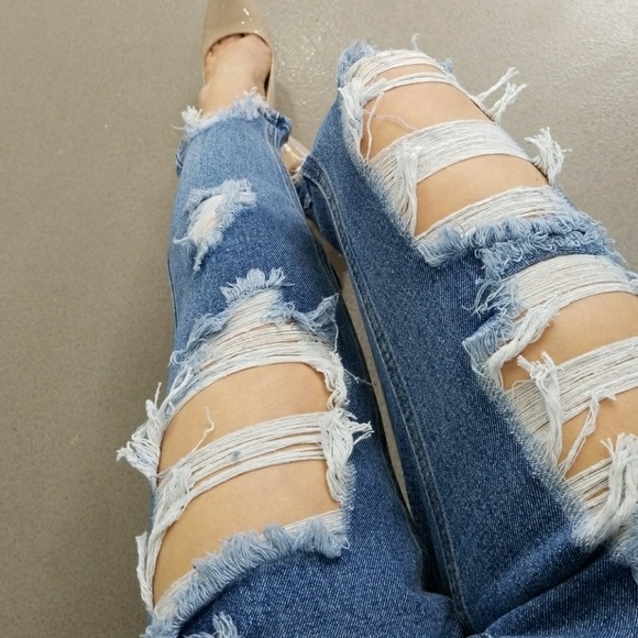 DISTRESSED JEANS - Picture 4 of 4